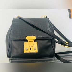 Bally crossbody bag 100% leather (with two keys)